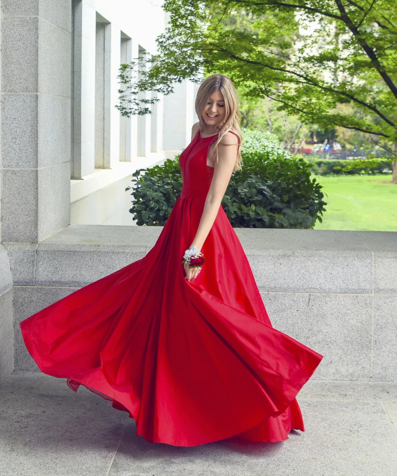 The Daylight Dress — foto ilustrasi
