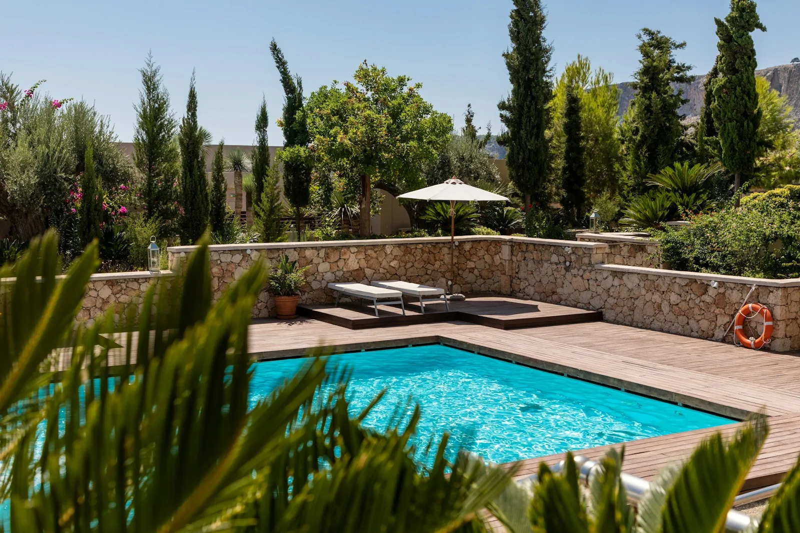 Poolside Suite — foto ilustrasi